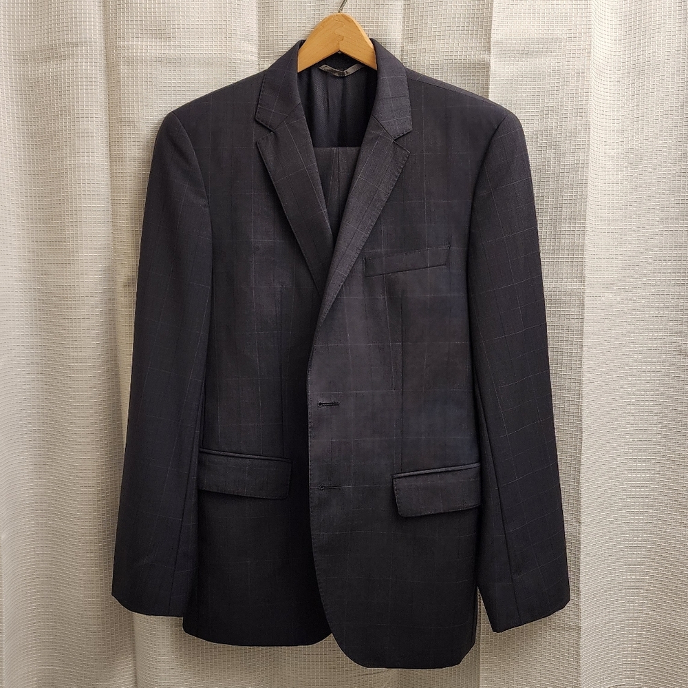 Hugo Boss Suit 38